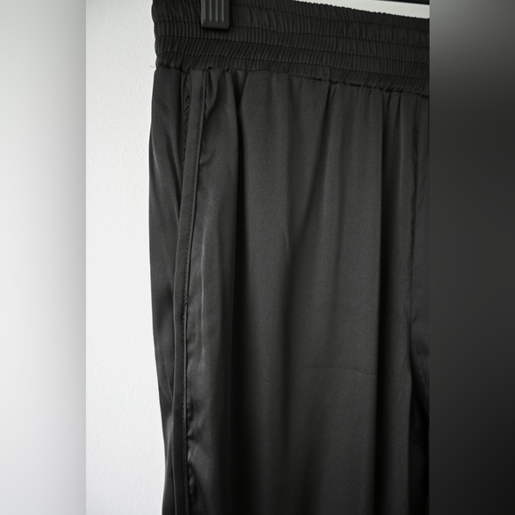Bishop + Young “Logan” Satin Lounge Pant - Picture 4 of 6